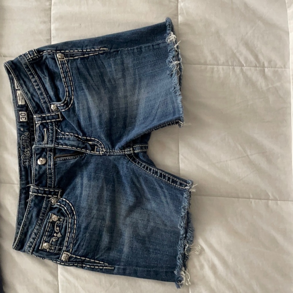 Size 30 Miss Me Shorts wore once